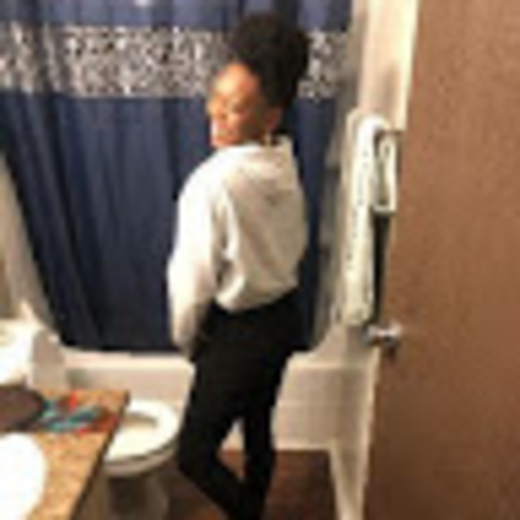 Meet your Posher, Ruthette - Picture 1 of 1